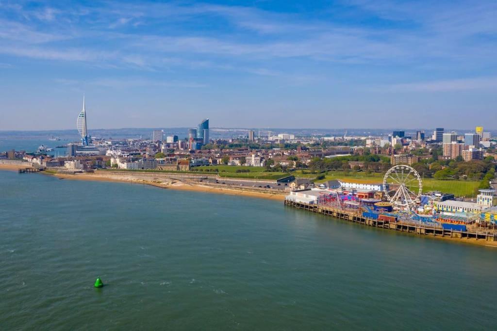 Portsmouth 3 Bedroom Getaway, Sleeps 6 Exterior foto
